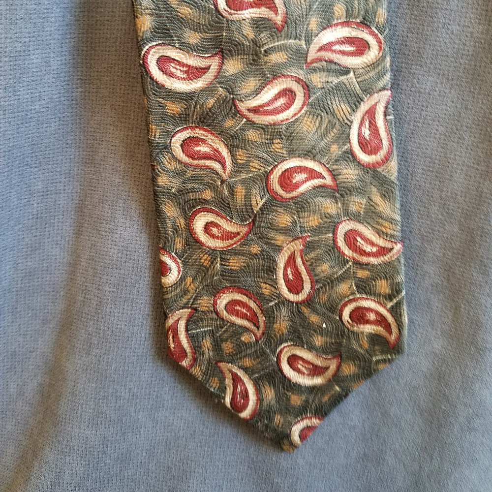 Multi color tie